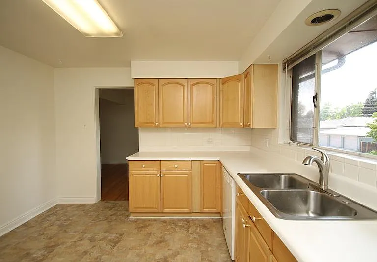 827 N Glencoe St — Photo 13