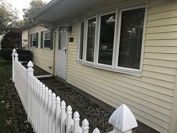 2nd image of 1728 Thornhill Dr