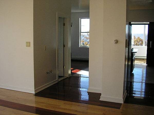 2nd image of 125 Van Cortlandt Park Ave #Top