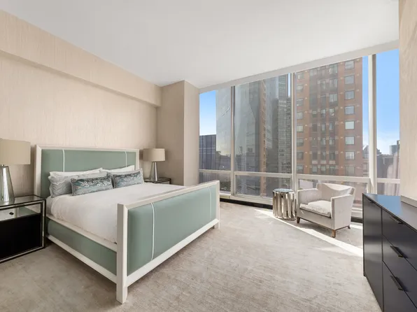 157 West 57th Street image 16 of 19