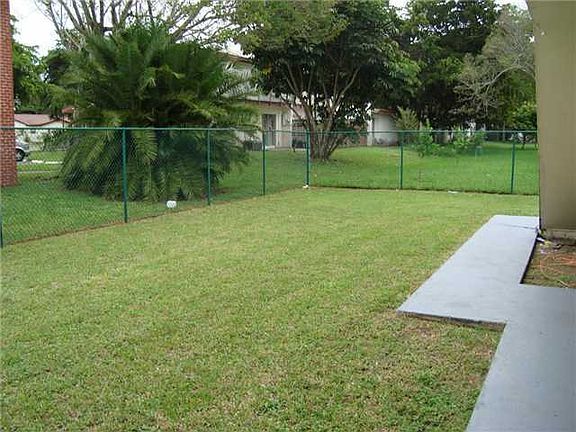 4th image of 10281 NW 35th St APT A