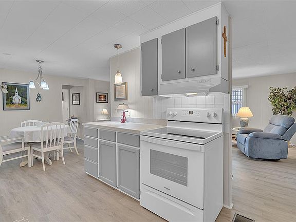 3rd image of 5619 Bayshore Rd Lot 319