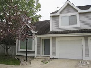 5709 W Hills Rd, Fort Wayne, IN 46804