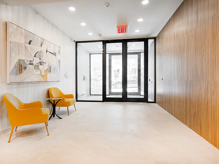 276 20th St #201 — Photo 8
