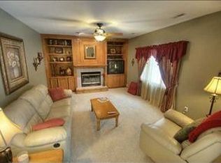 4466 90th St, Urbandale, IA 50322