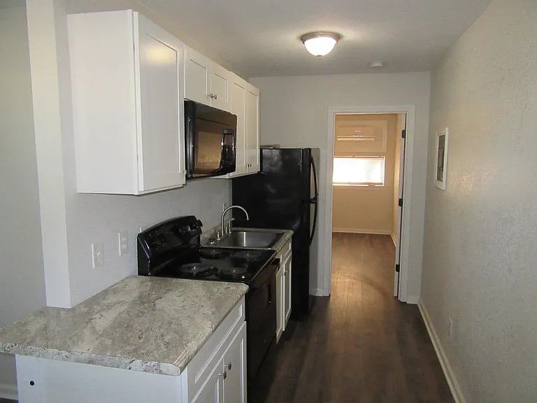 1400 Gulf Ave #4 — Photo 3