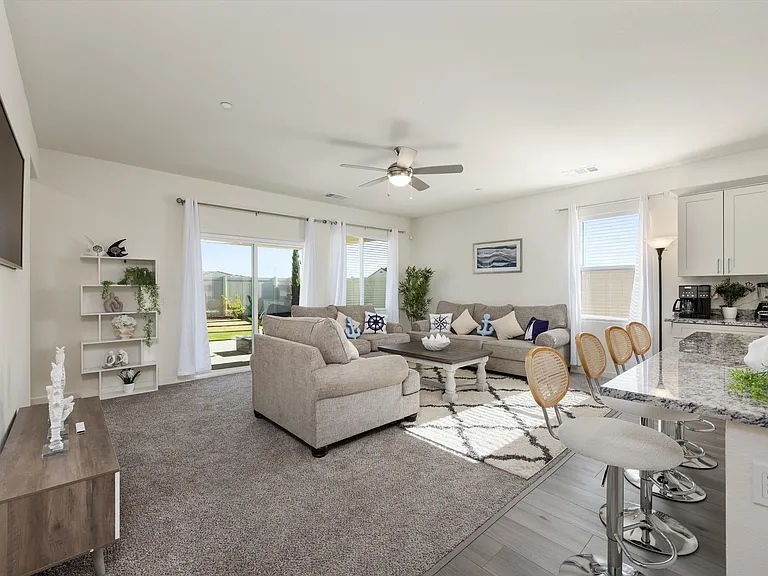 7623 Cranberry Way — Photo 3