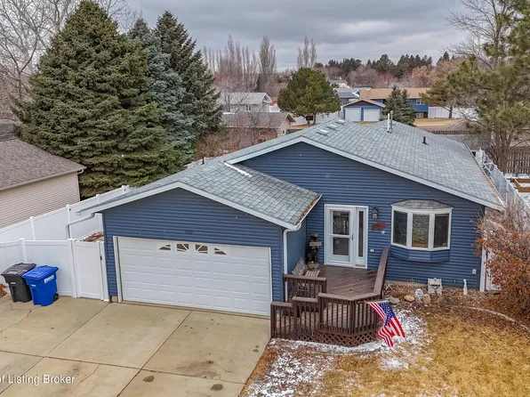 913 13th St E, Dickinson, ND 58601
