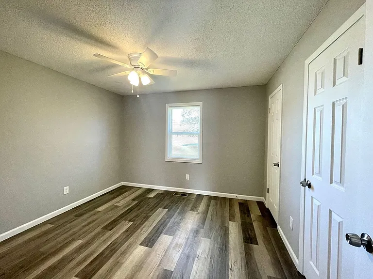 8 Rossfield Cv — Photo 18