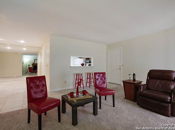4th image of 2255 Thousand Oaks Dr APT 201
