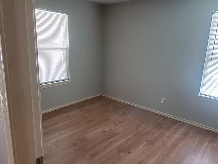 217 Wellington St — Photo 25