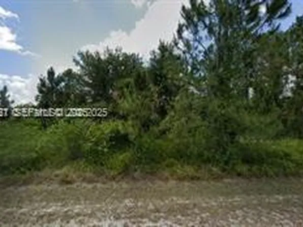 1905 Wells Ave, Lehigh Acres, FL 33972