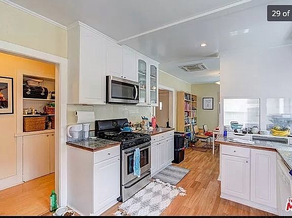4th image of 923 Manzanita St