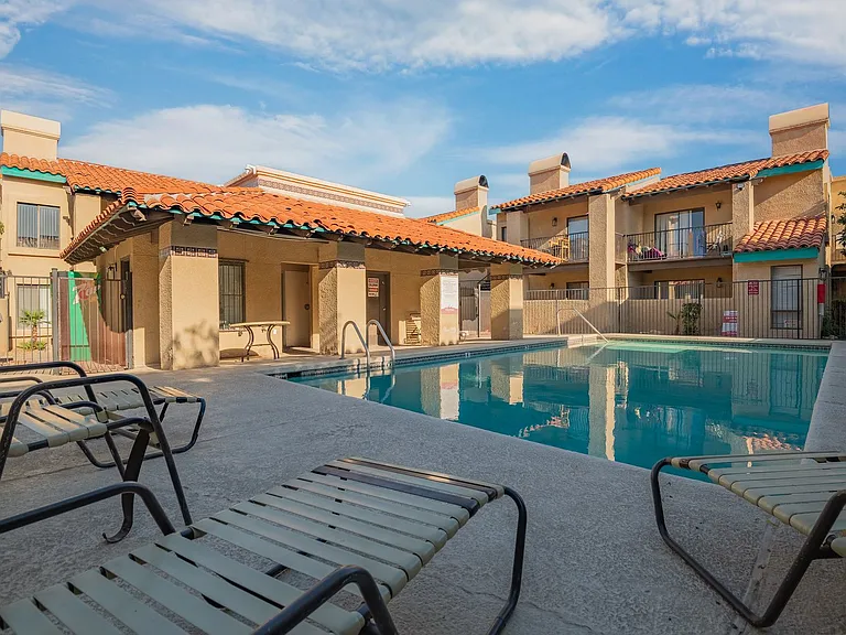 Two Bedroom Apartment Home with Beautfiul Courtyard views — Photo 33