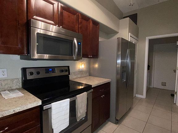 5th image of 1451 California Dr