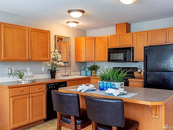 5th image of 10520 140th St Ct E Unit 37