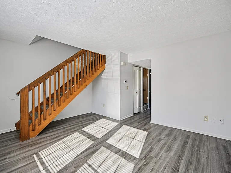 THE WILLOWS APARTMENT COMMUNITY — Photo 22