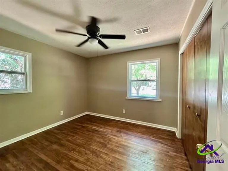 111 Marilyn Dr — Photo 17