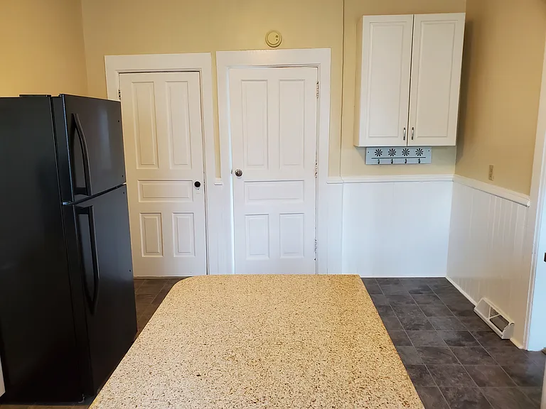 108 W 3rd St #1 — Photo 15