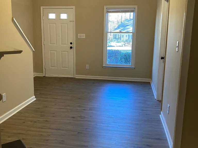 871 Dalewood Dr — Photo 3