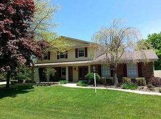 3 Greenwood Ct, Wind Point, WI 53402