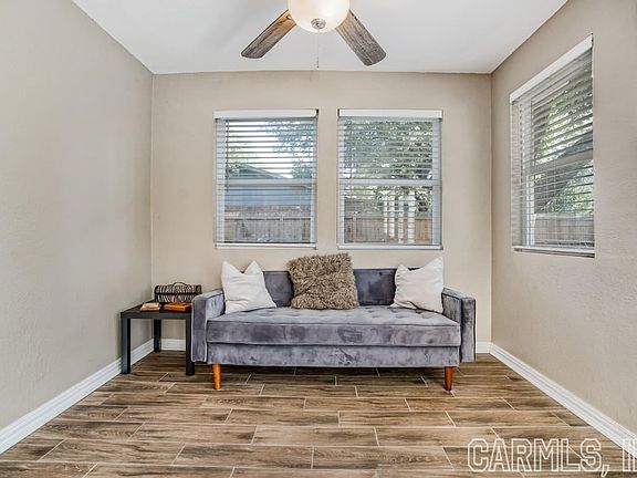 2nd image of 104 Oaklawn Dr