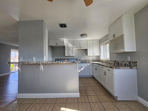 Kitchen
Dishwasher, Gas stove, Custom Cabinets and Granite Counters