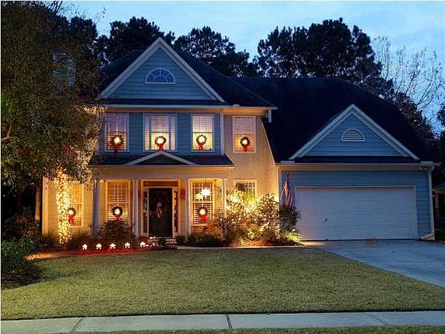 Custom landscape lighting