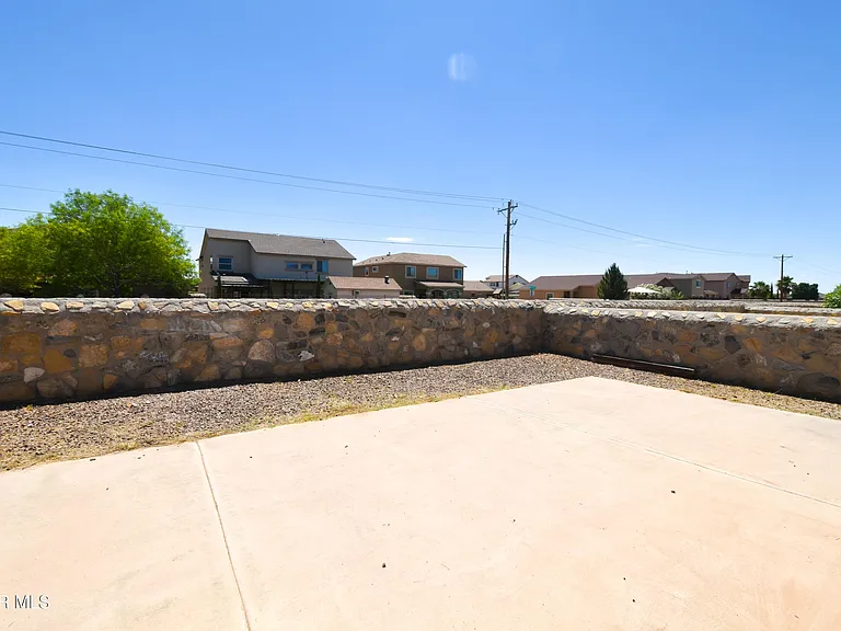 2508 Sparrow Point St — Photo 20