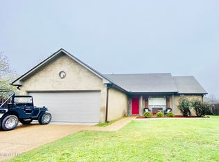 226 Cherry Bark Dr, Brandon, MS 39047