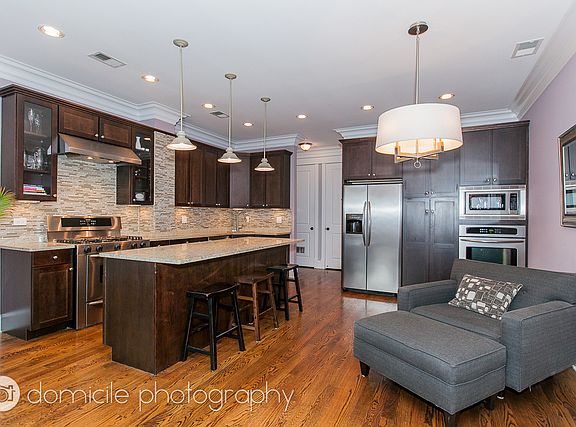 5th image of 5647 N Clark St APT 203