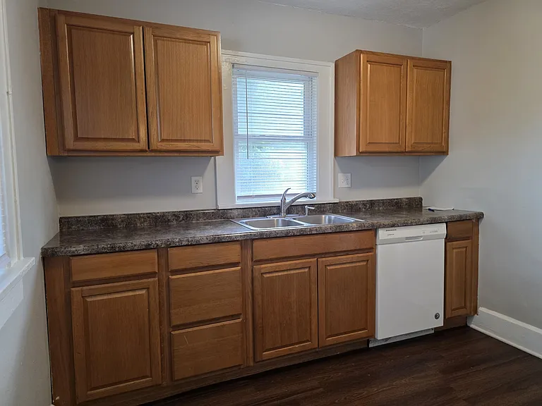 222 E Euclid Ave — Photo 9