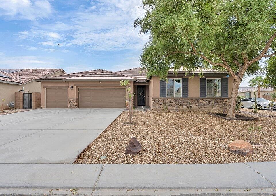 2nd image of 43774 Anatra Pl