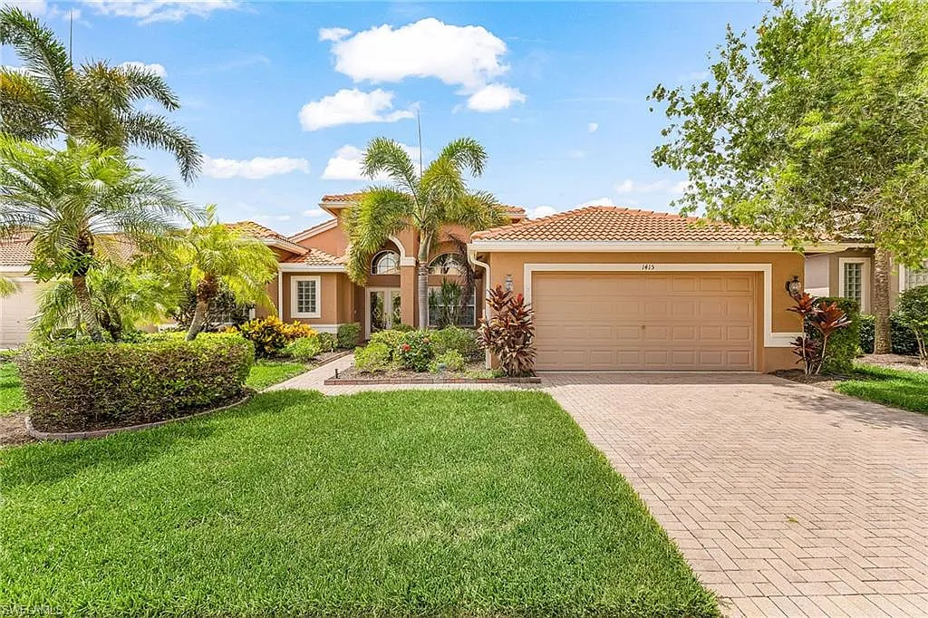 3 bed, 2.0 bath, 2211 sqft, $4,110 — Photo 1