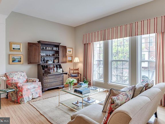 4th image of 4613 Lambert Pl