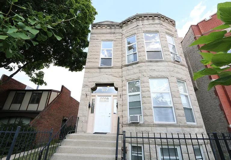 817 S Laflin St #2F — Photo 1