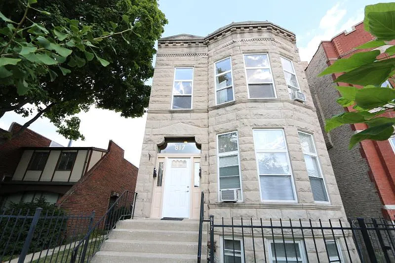 817 S Laflin St #2F