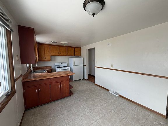 4th image of 2100 14th St