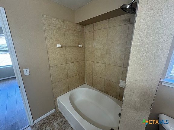 5th image of 3607 Christie Dr
