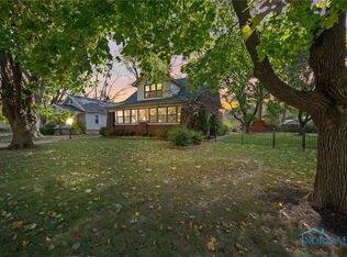 318 E 7th St, Perrysburg, OH