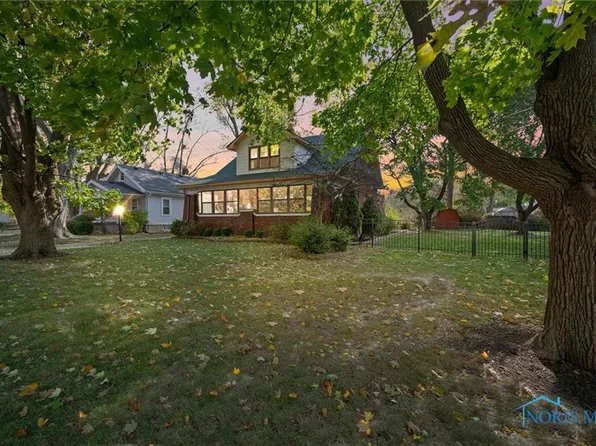 318 E 7th St, Perrysburg, OH 43551