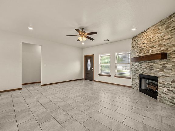 4th image of 35 Blue Meadow Dr