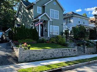 82 Maple Ave, Floral Park, NY 11001