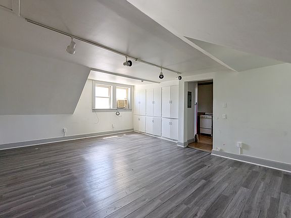 3rd image of 28 Frederick St APT 22