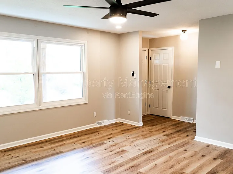 4200 Crestfield Rd — Photo 30