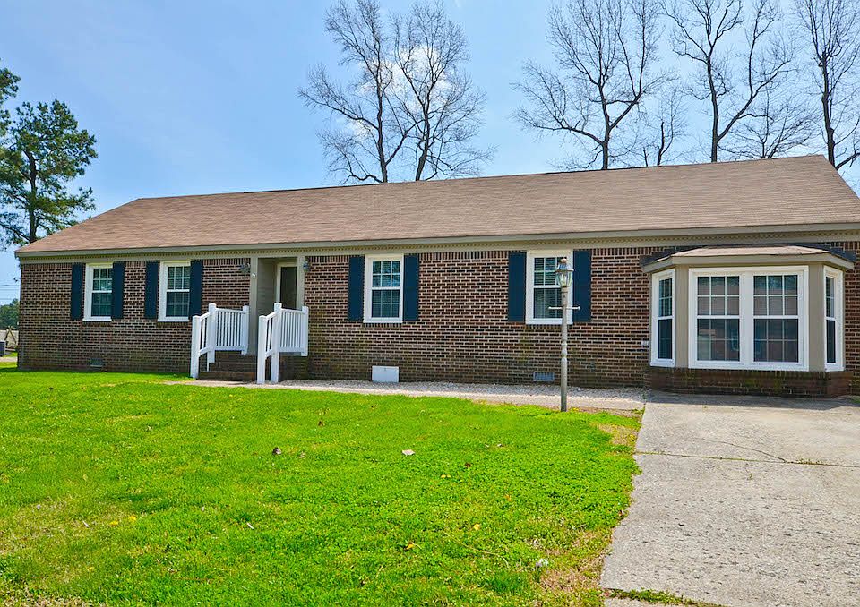 1st image of 1409 Buxton Dr