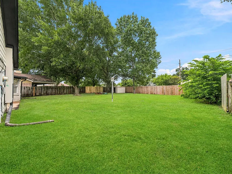 22039 Rivermead Dr — Photo 24