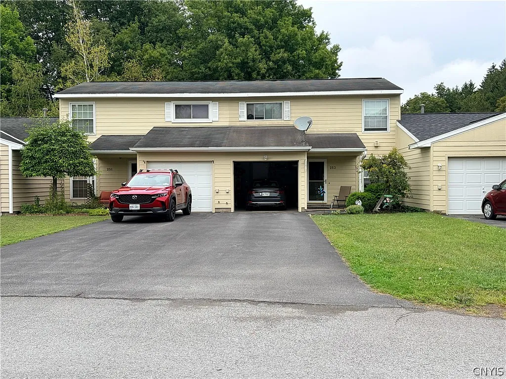 2 bed, 1.5 bath, 1136 sqft, $1,900 — Photo 1