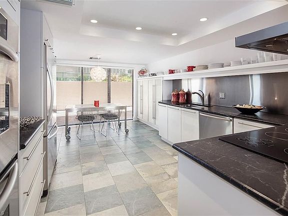 4th image of 4451 Gulf Shore Blvd N APT 201