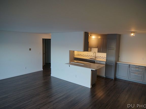 5th image of 733 Lake St S APT 304